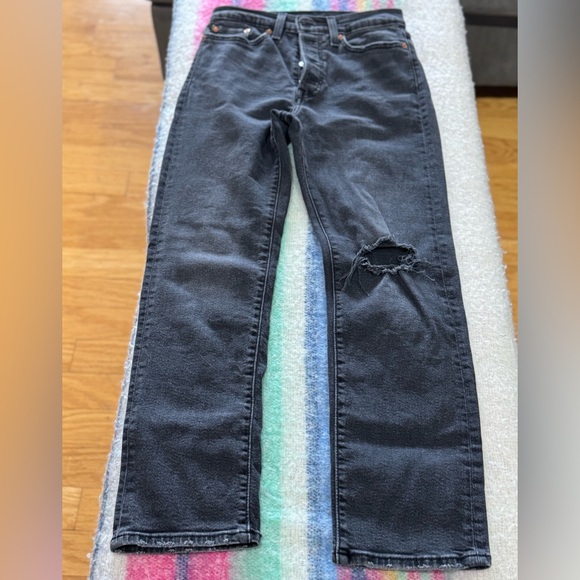 Levi’s Wedgie Straight - Picture 2 of 9